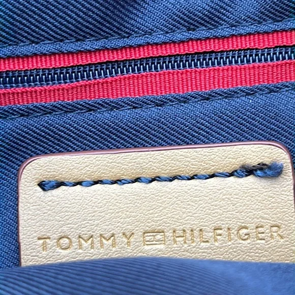 Tommy Hilfiger attractive cloth bag - Picture 9 of 9